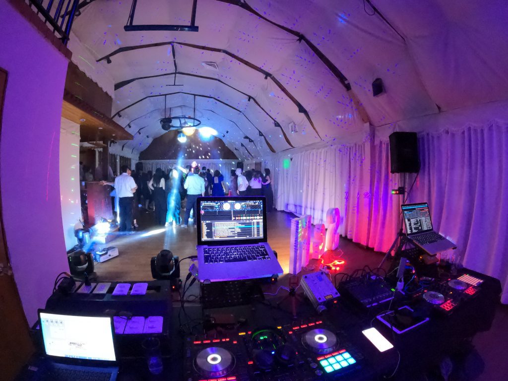 DCIM100GOPROGOPR0548.JPG Montaje de DJ, audio e iluminación en salón de eventos